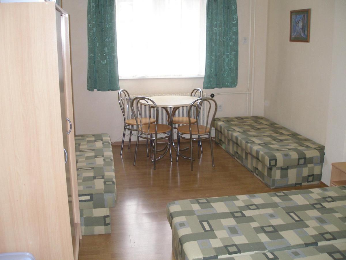 Privat 107 Villa Pavčina Lehota Rum bild